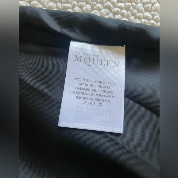 Alexander McQueen Black Virgin Wool Pencil Skirt NWT IT 38 / US 2 MSRP $650 - Picture 9 of 16